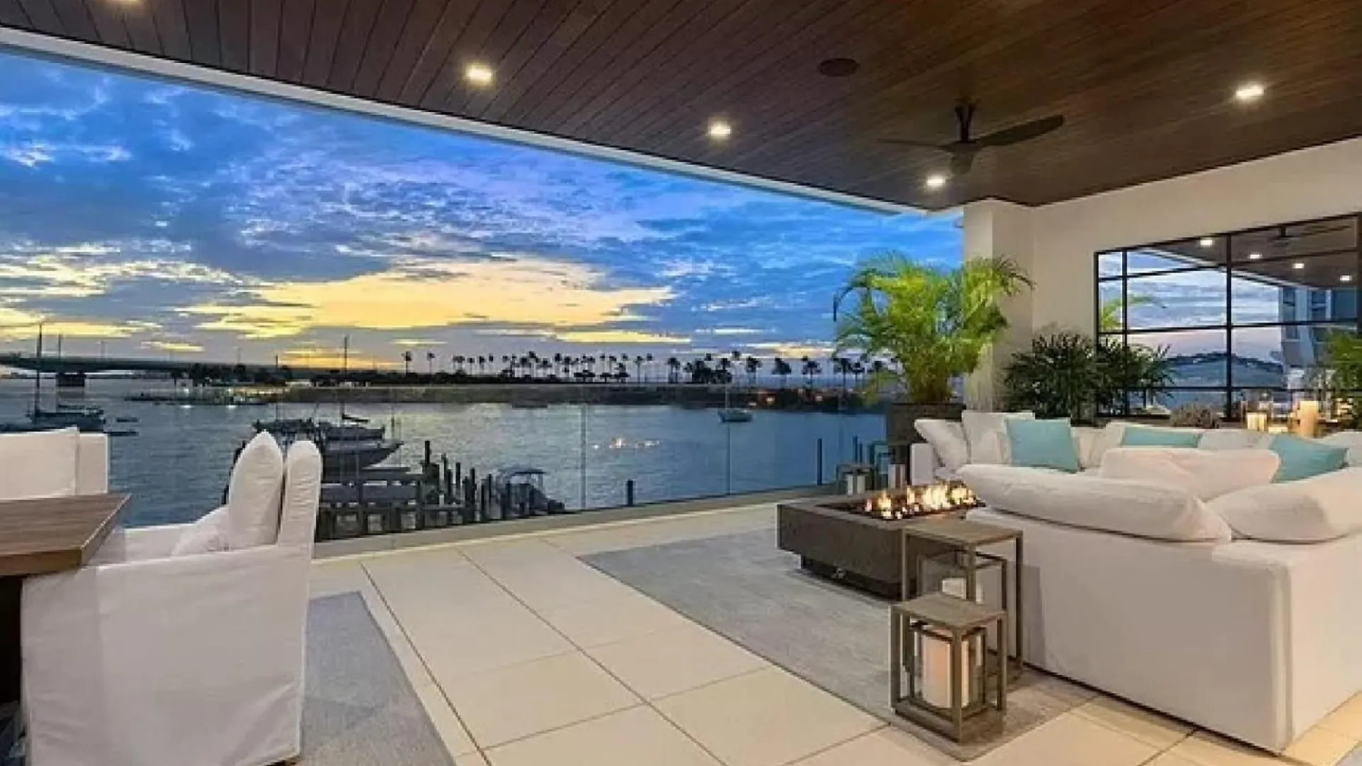 Modern Waterfront Condo in Sarasota 0*,  United States