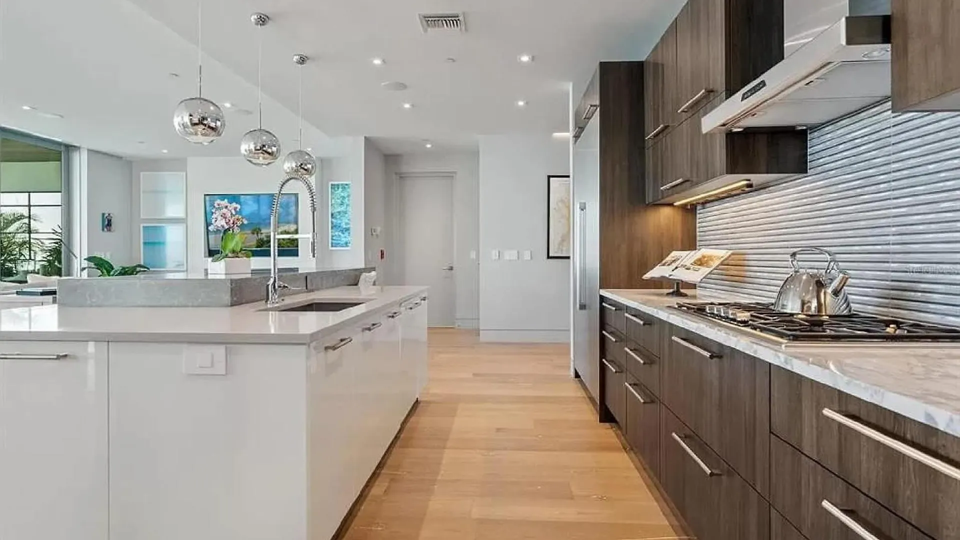 Modern Waterfront Condo in Sarasota United States