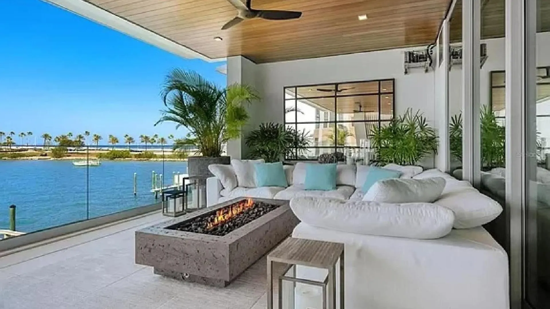 Modern Waterfront Condo in Sarasota
